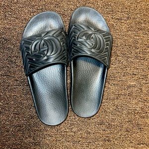 Matelasse slide sandal men size 7